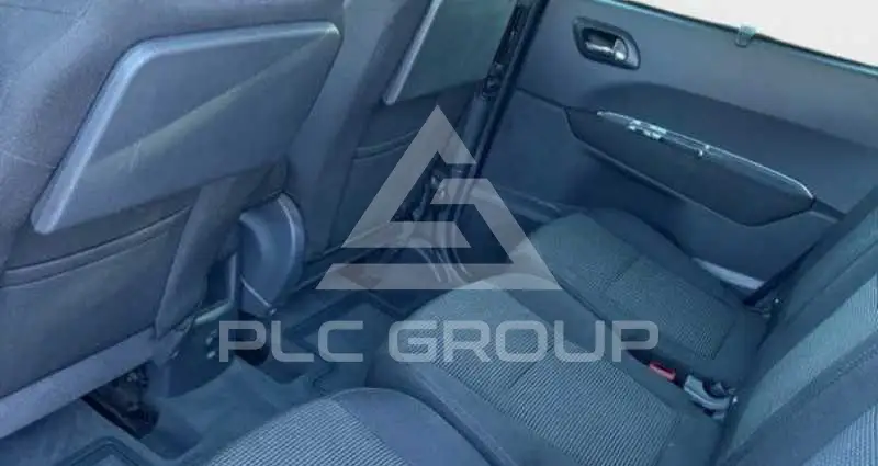2010 Peugeot 5008