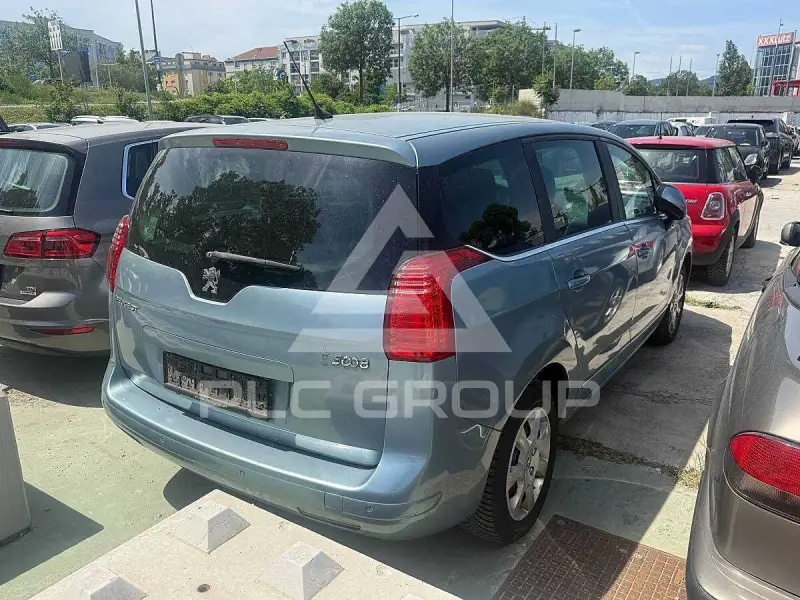 2010 Peugeot 5008