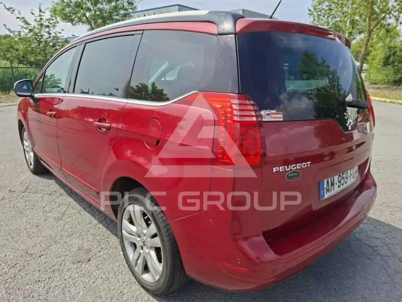 2010 Peugeot 5008