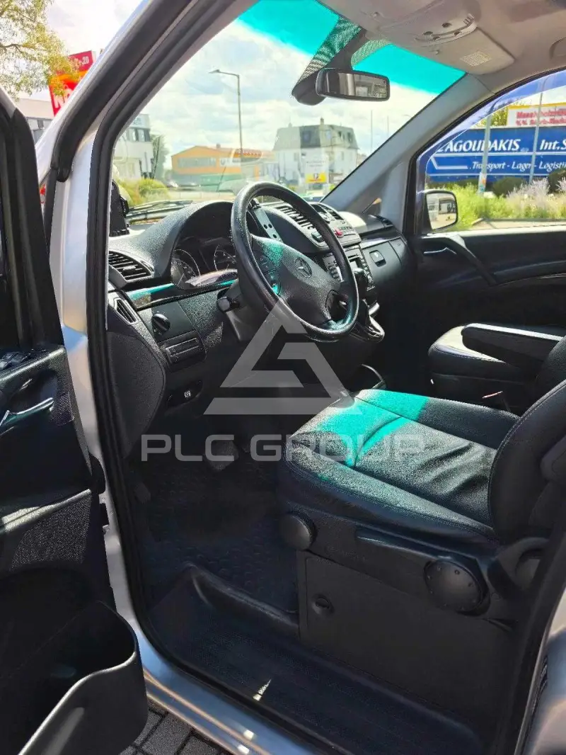 2010 Mercedes Benz Viano