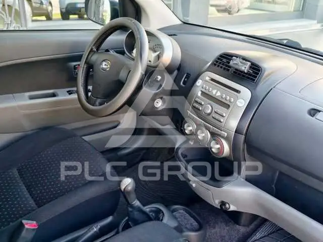 2010 Daihatsu Sirion