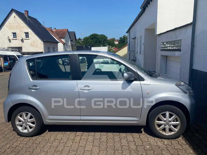 2010 Daihatsu Sirion
