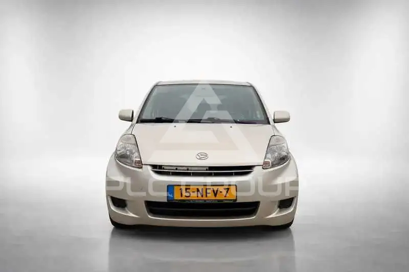 2010 Daihatsu Sirion