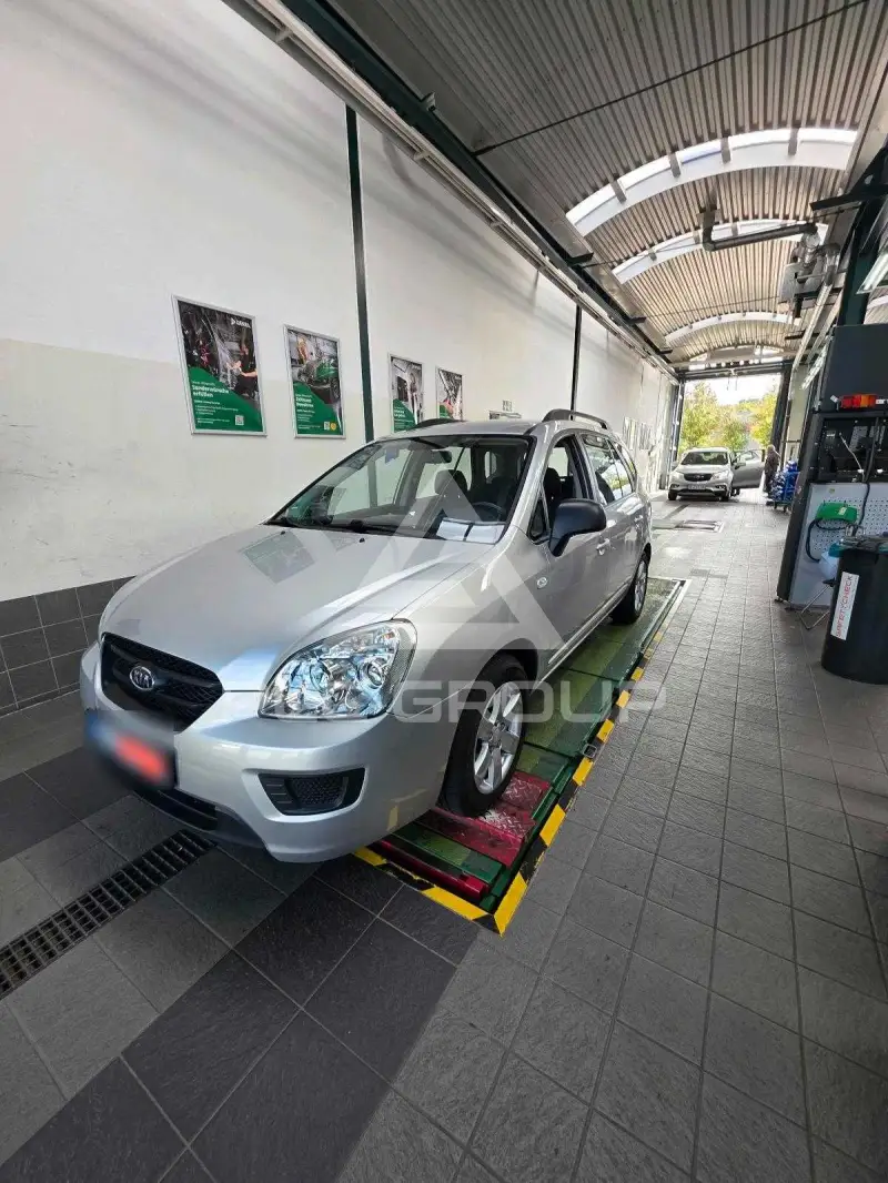2010 KIA Carens
