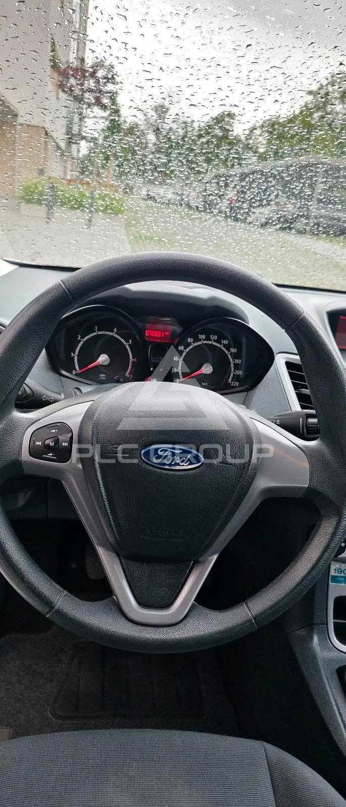 2010 Ford FIESTA