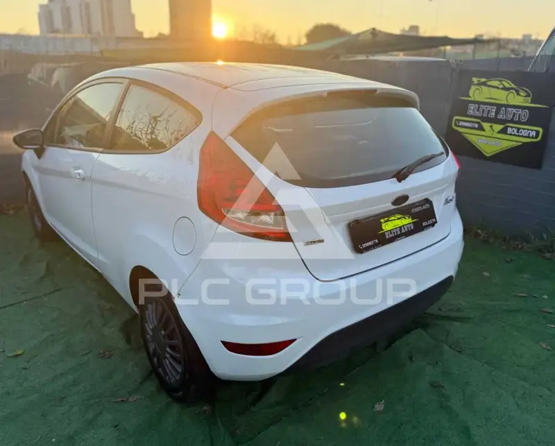 2010 Ford FIESTA