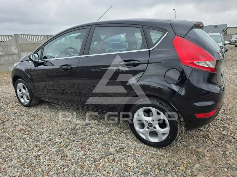 2010 Ford FIESTA