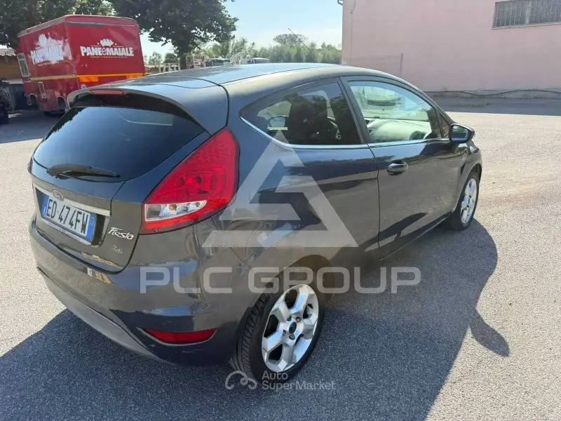 2010 Ford FIESTA
