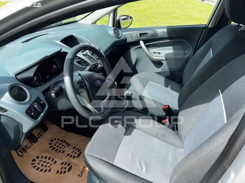 2010 Ford FIESTA
