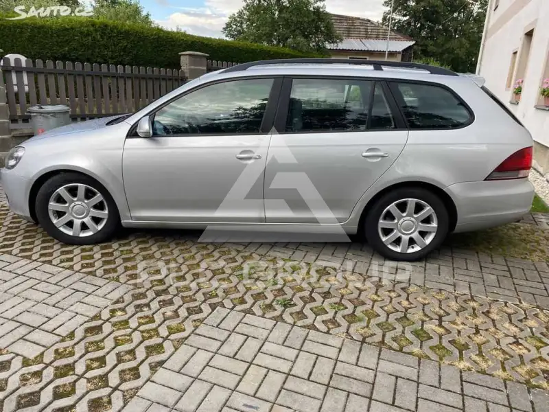 2010 Volkswagen GOLF