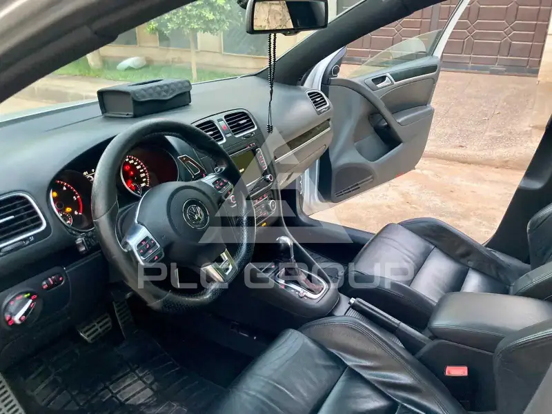 2010 Volkswagen GOLF