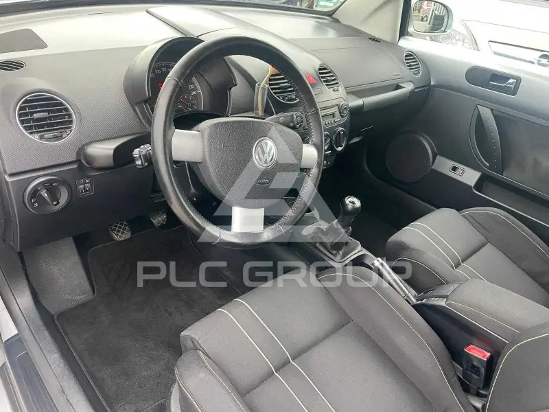 2010 Volkswagen BEETLE