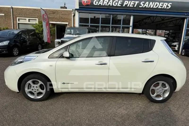 2011 Nissan LEAF