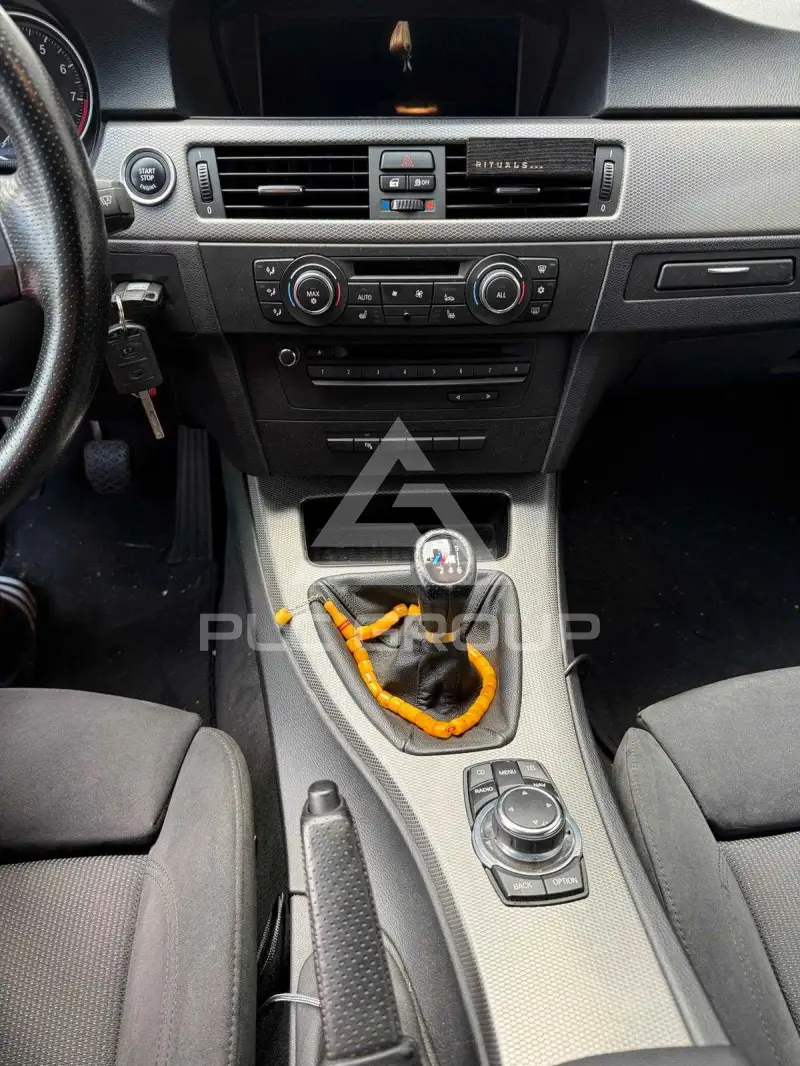 2011 BMW 330