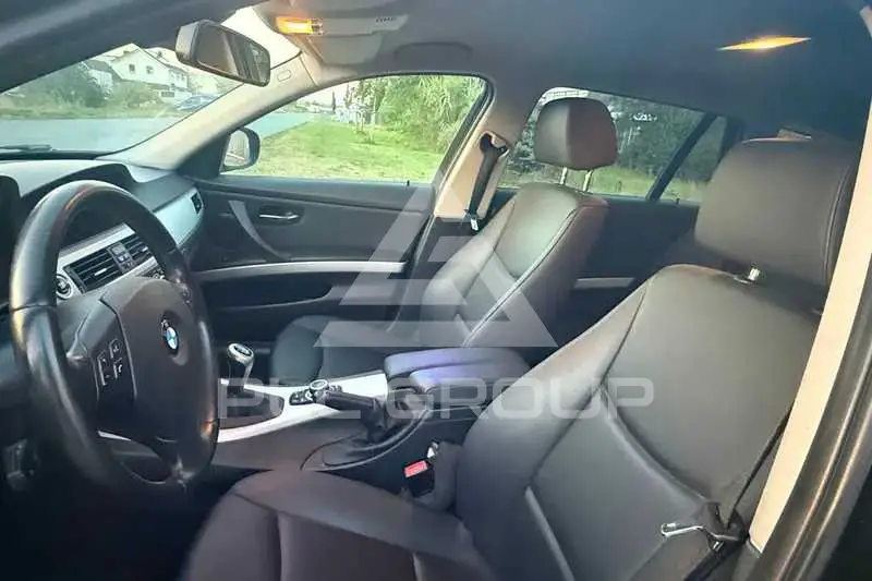 2011 BMW 330