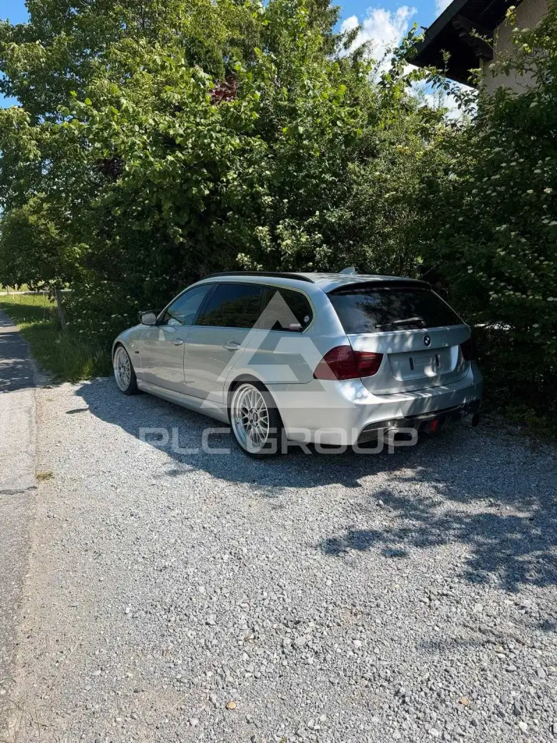 2011 BMW 330