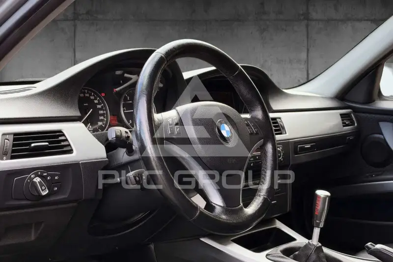 2011 BMW 330