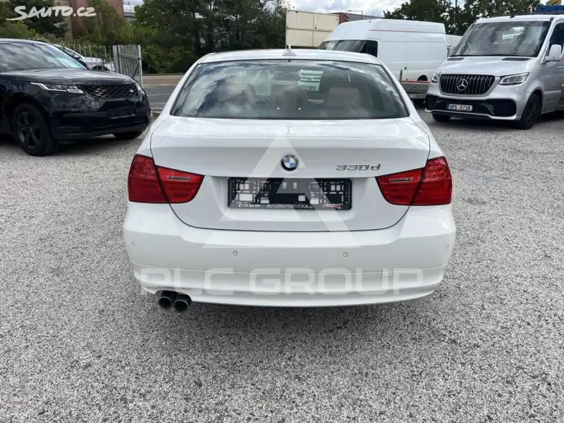 2011 BMW 330