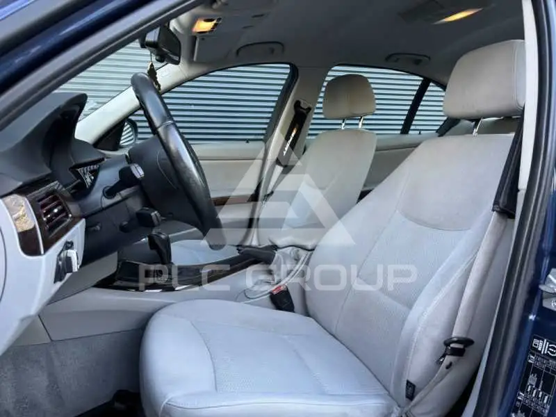 2011 BMW 330
