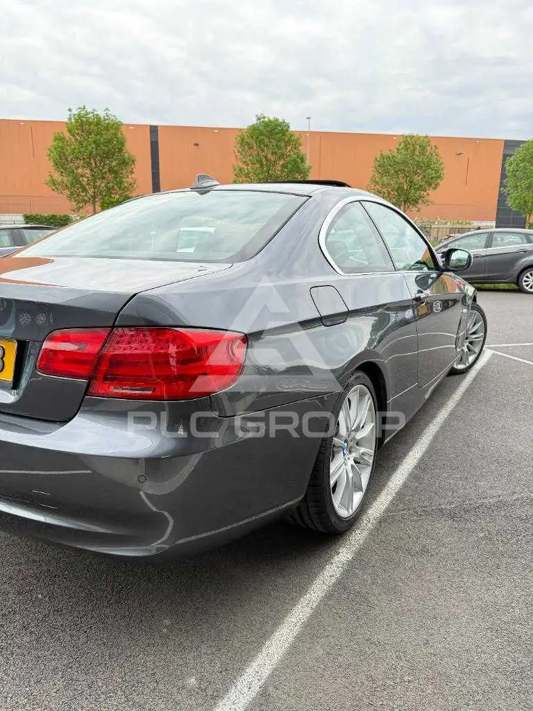 2011 BMW 330