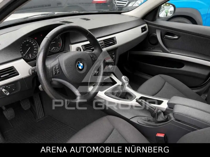 2011 BMW 330