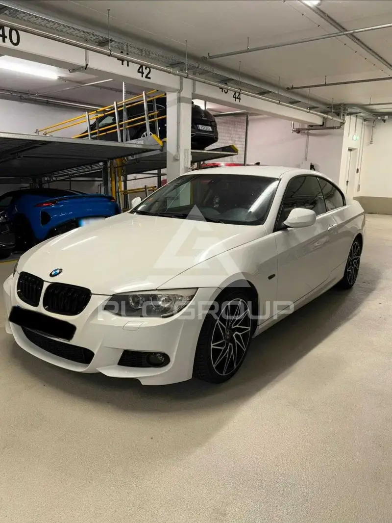 2011 BMW 330