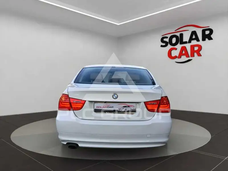 2011 BMW 330