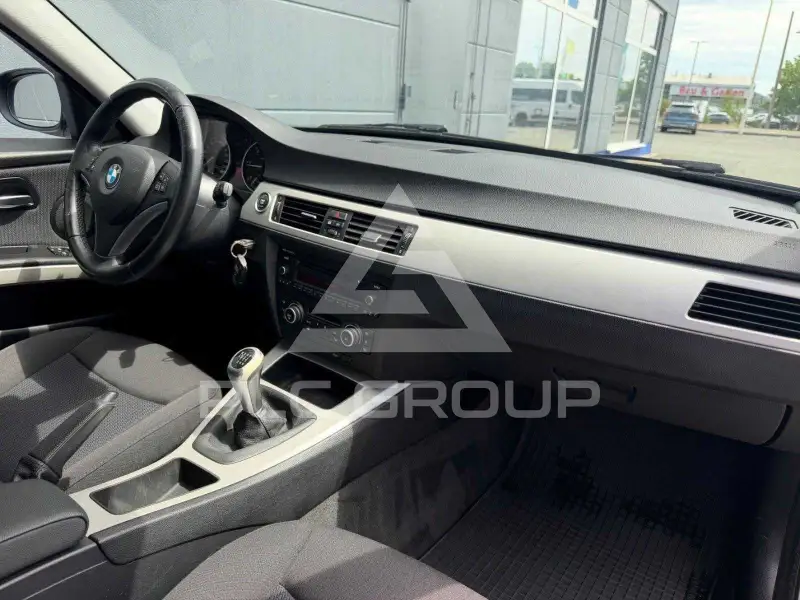 2011 BMW 330