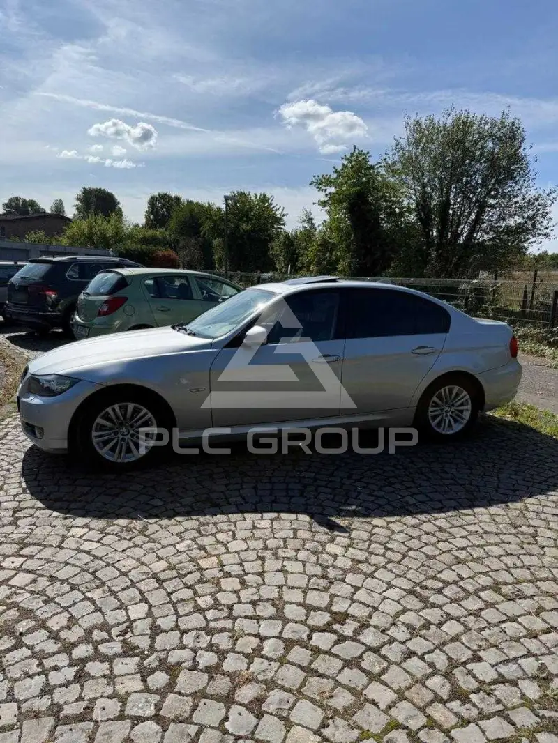 2011 BMW 330