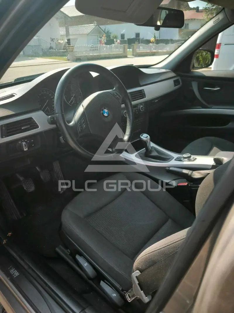 2011 BMW 330