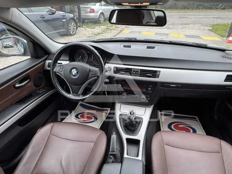2011 BMW 330