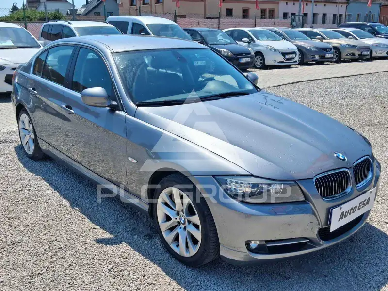 2011 BMW 330