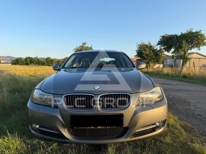 2011 BMW 330