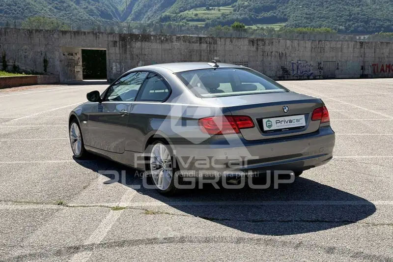 2011 BMW 330