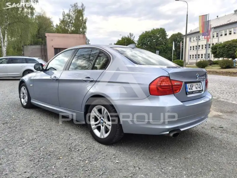 2011 BMW 330