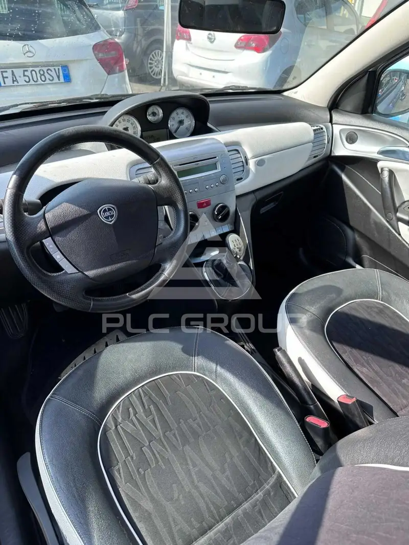 2011 Lancia YPSILON
