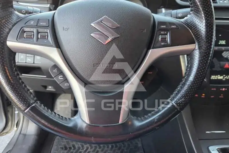 2011 Suzuki KIZASHI