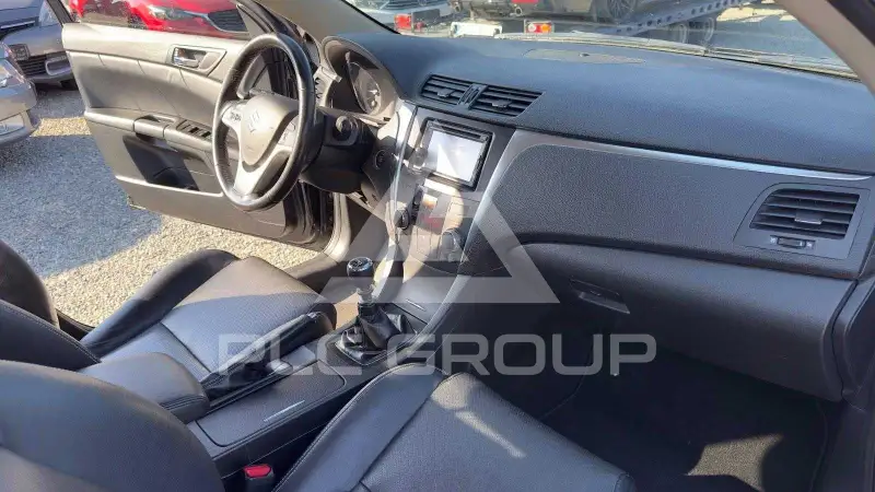 2011 Suzuki KIZASHI