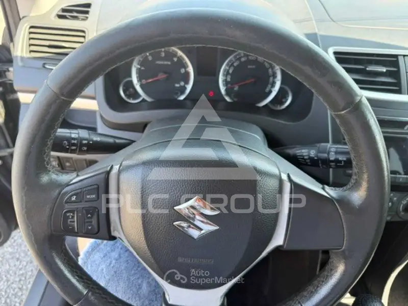 2011 Suzuki SWIFT