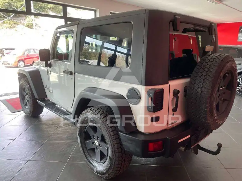 2011 Jeep WRANGLER