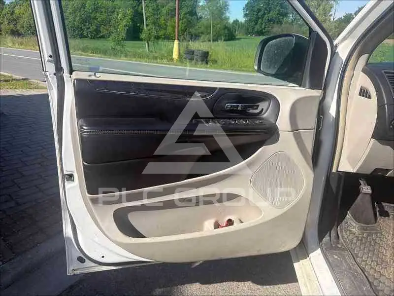 2011 Chrysler TOWN & COUNTRY
