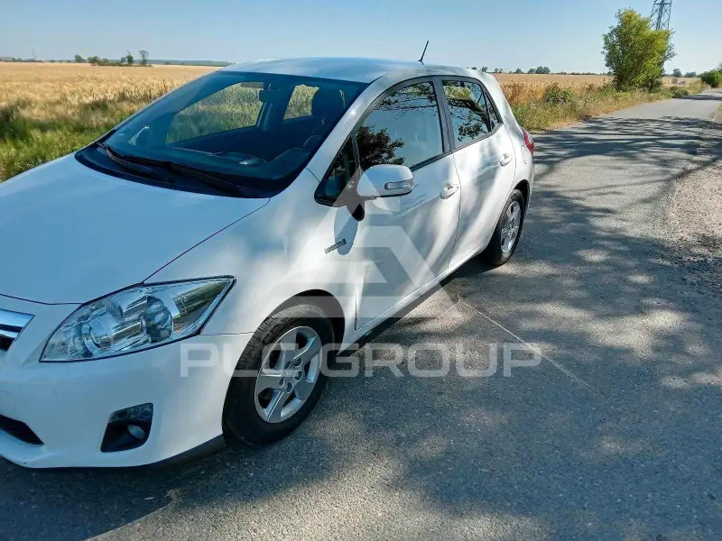 2011 Toyota AURIS