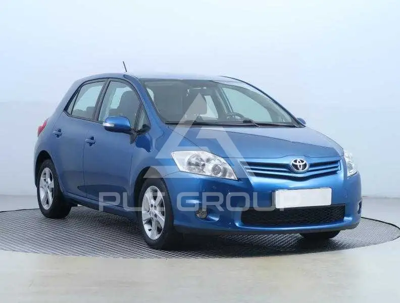 2011 Toyota AURIS