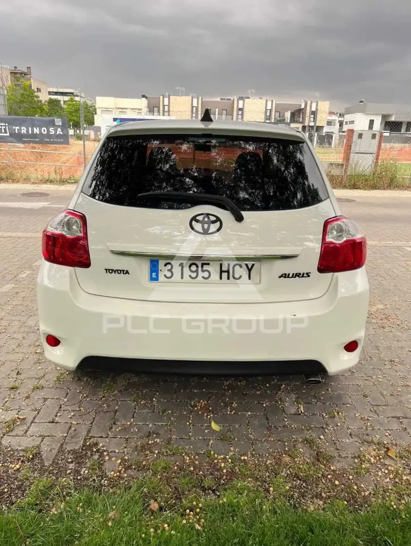 2011 Toyota AURIS