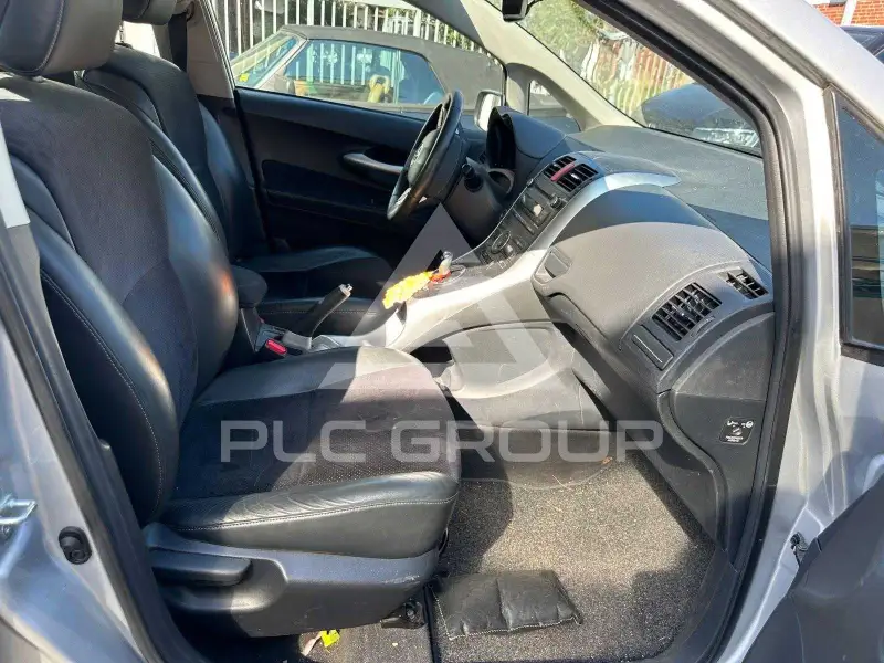 2011 Toyota AURIS