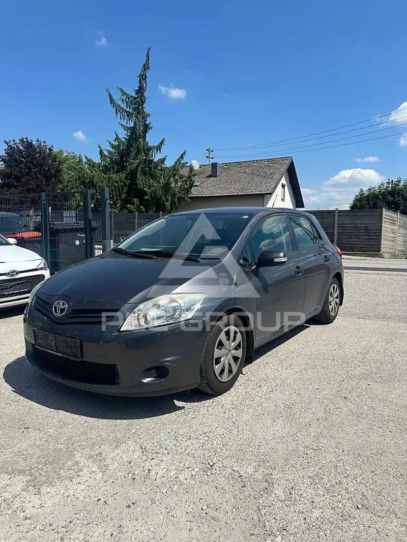 2011 Toyota AURIS
