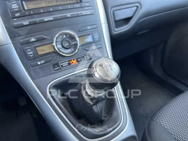 2011 Toyota AURIS