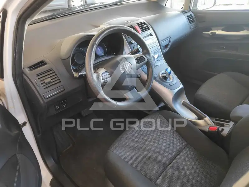 2011 Toyota AURIS