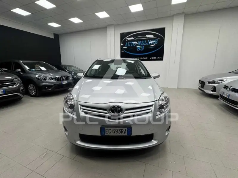 2011 Toyota AURIS