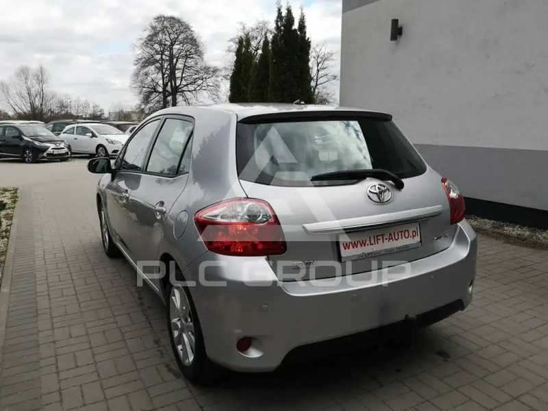 2011 Toyota AURIS